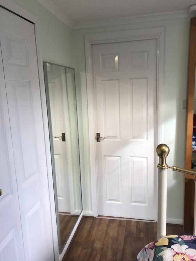 Cosy Cottage Annex In Fairlop 伊尔福德 外观 照片