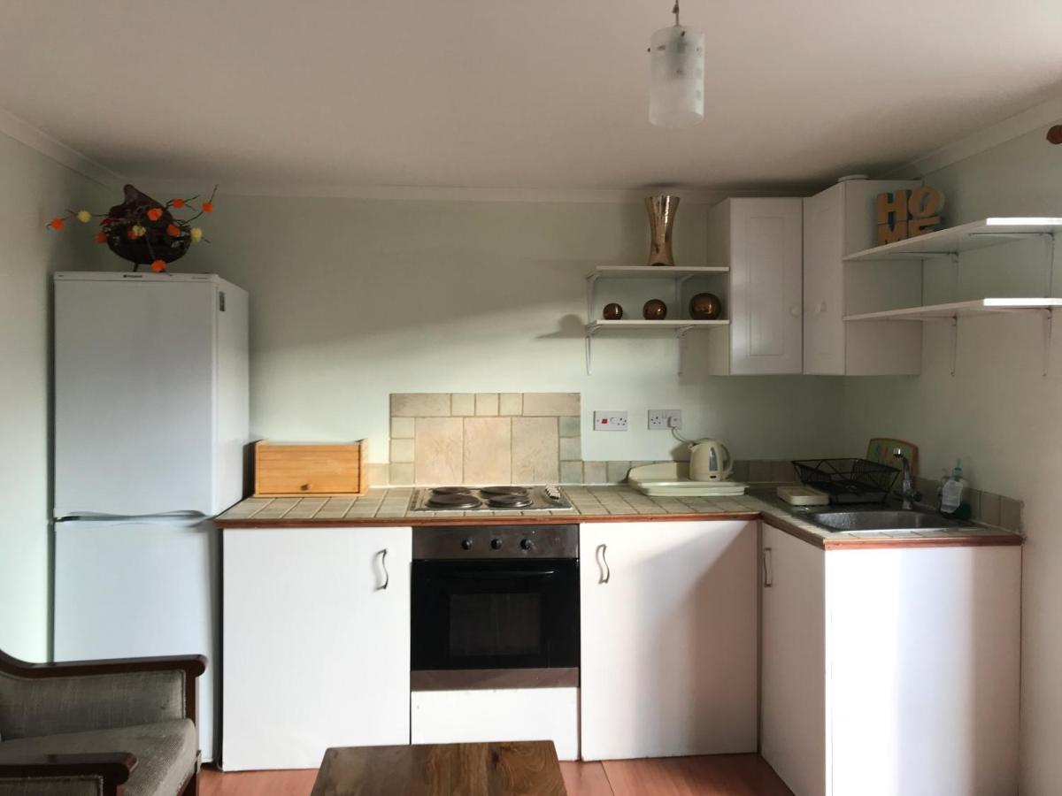 Cosy Cottage Annex In Fairlop 伊尔福德 外观 照片